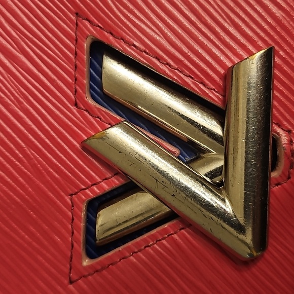 Louis Vuitton Pink and Blue Twist Lock Leather Wallet - Picture 5 of 10